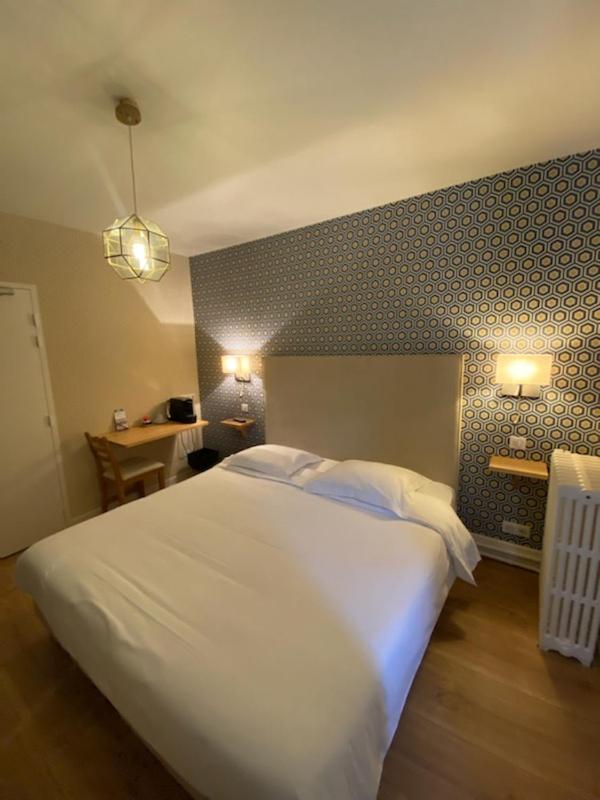 Hotel Le Central Boussac  Εξωτερικό φωτογραφία