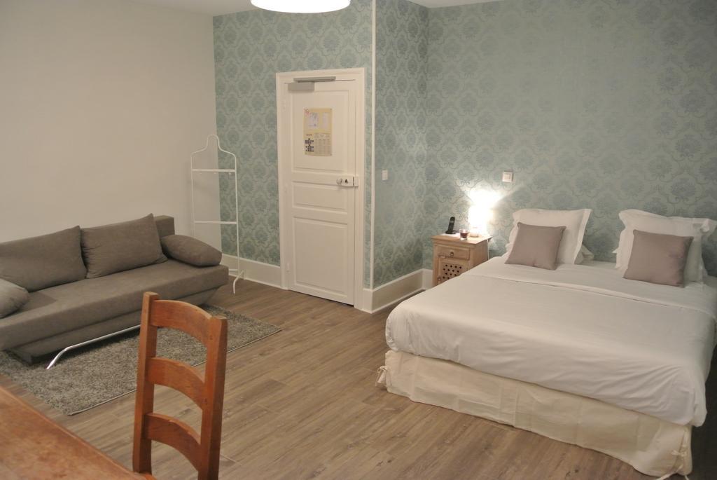 Hotel Le Central Boussac  Δωμάτιο φωτογραφία