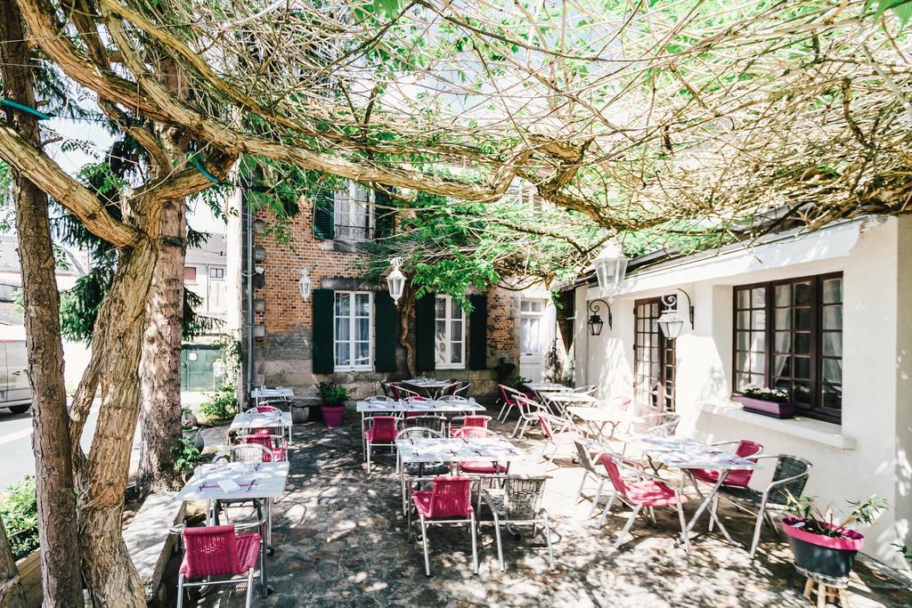 Hotel Le Central Boussac  Εξωτερικό φωτογραφία